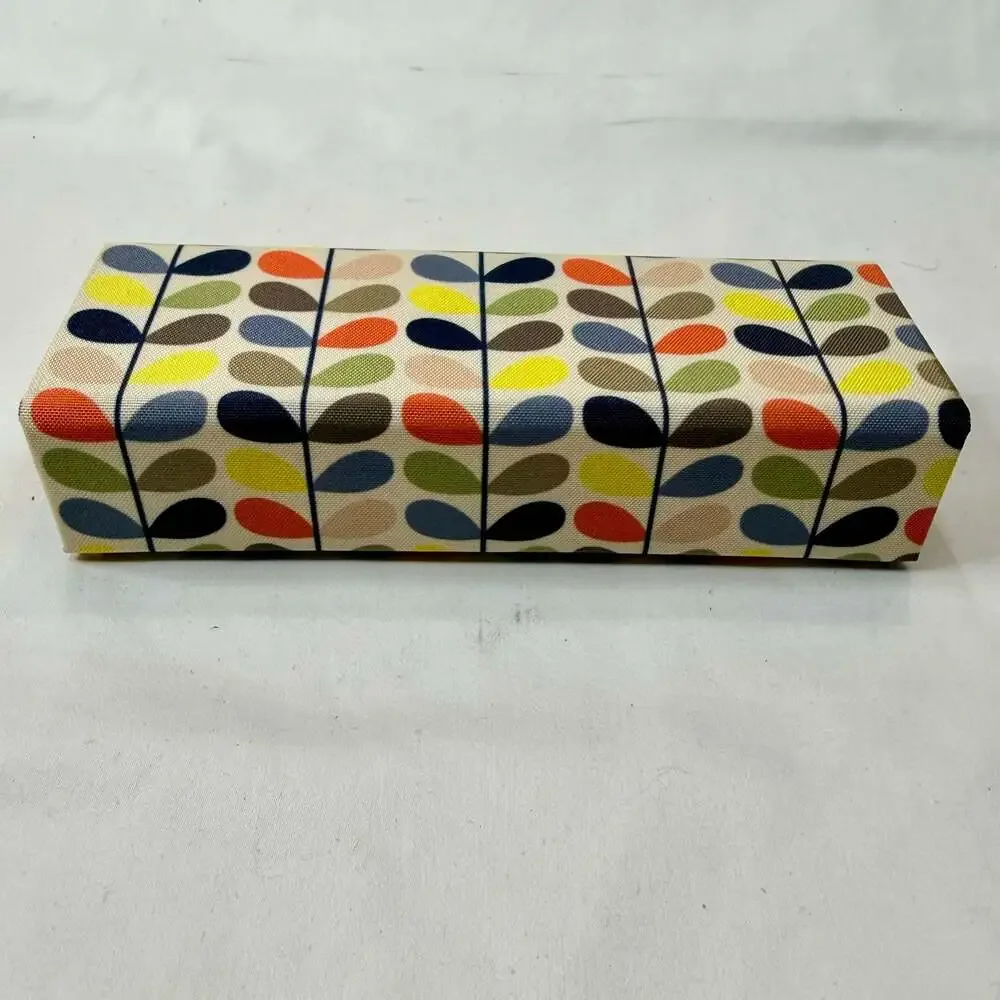 Orla Kiely Triangular Folding Glasses Hard Case, Stem Logo